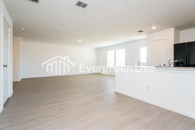 Building Photo - 10528 Desert Hawk Cir