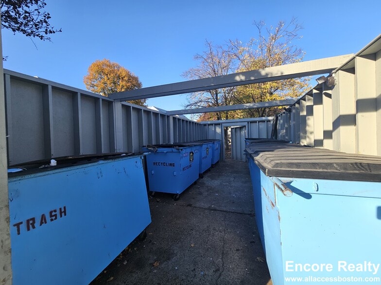 Building Photo - 146 N Beacon St