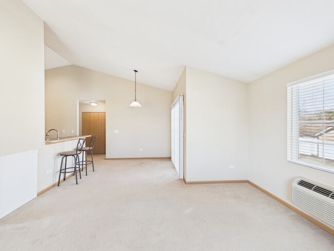 Building Photo - 917 Silverstone Dr