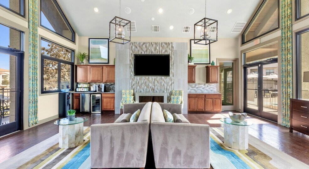 Building Photo - 3232 N Garland Ave