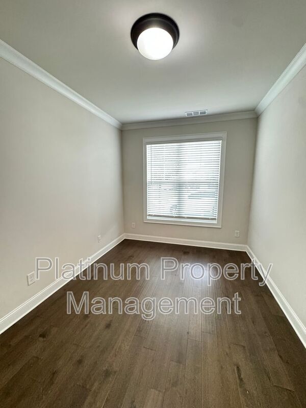 Building Photo - 705 Fieldcrest Park Ln