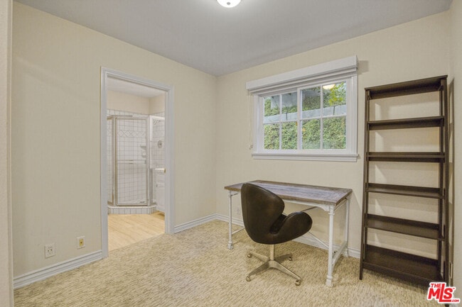 Building Photo - 3690 Crownridge Dr