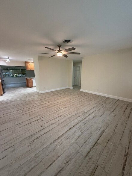 Building Photo - 3393 NE Sandra Dr