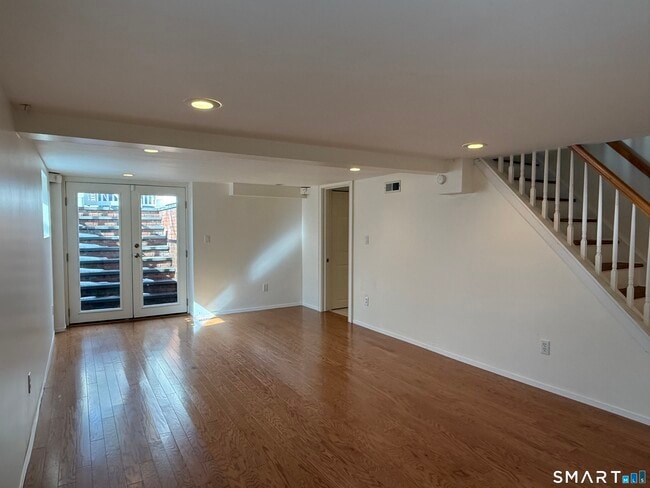 Building Photo - 46 Prudence Dr