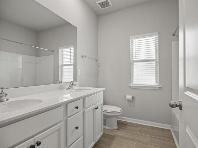 Building Photo - 227 Poplar Hollow Dr