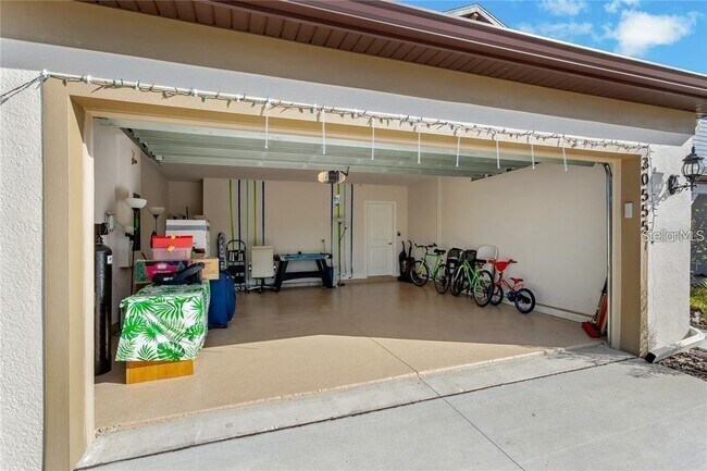 Building Photo - 30555 Thunderbird Dr