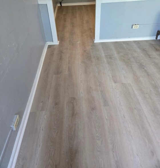 Building Photo - 454 Colchester Ave