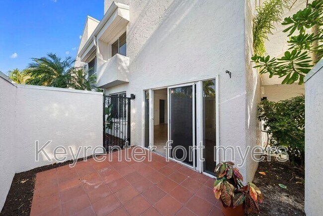 Building Photo - 3052 Kings Lake Blvd