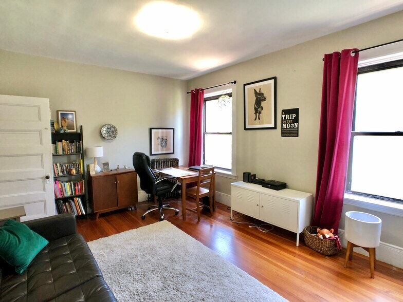 Building Photo - 5 Glen Rd