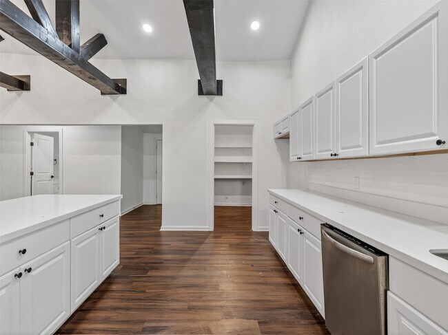 Building Photo - 11515 Iberia Dr