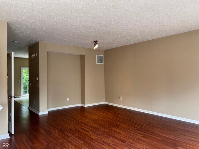 Building Photo - 3332 Decker Ridge Dr