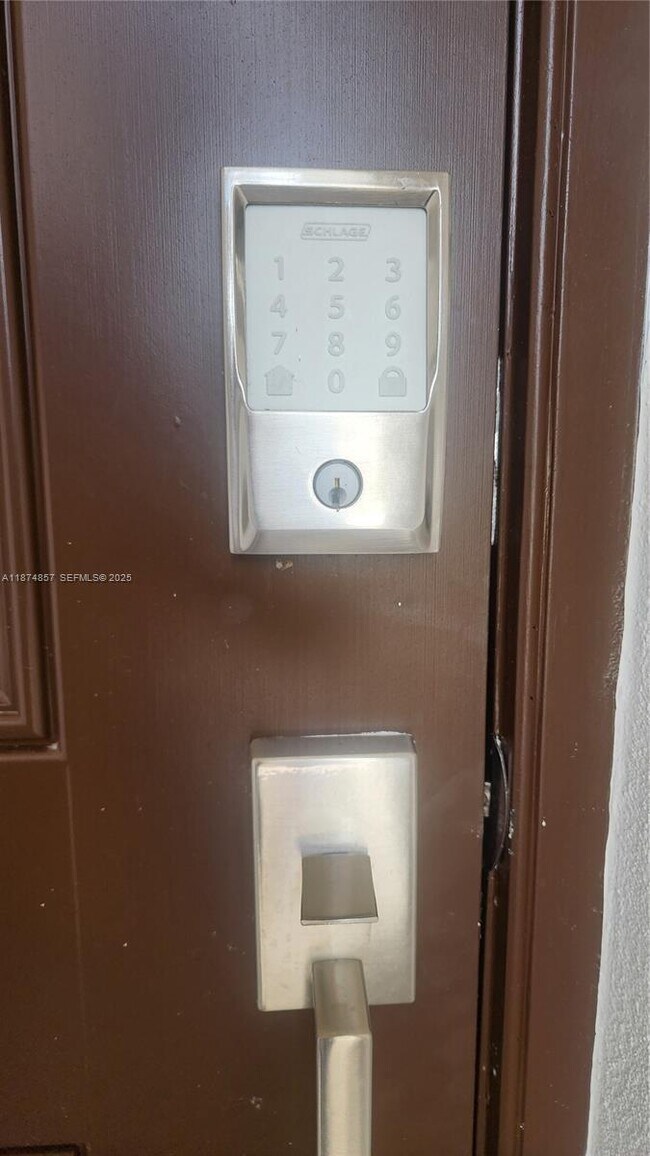 Building Photo - 2965 SE 23rd Ave