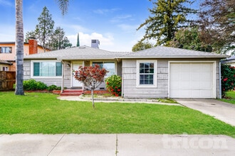 Building Photo - 684 Brown Ave