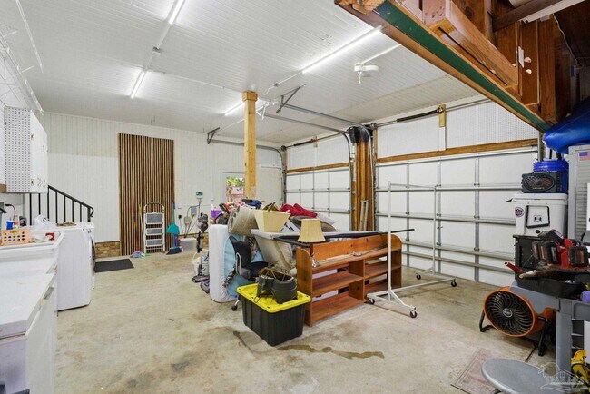 Building Photo - 730 Nagel Dr