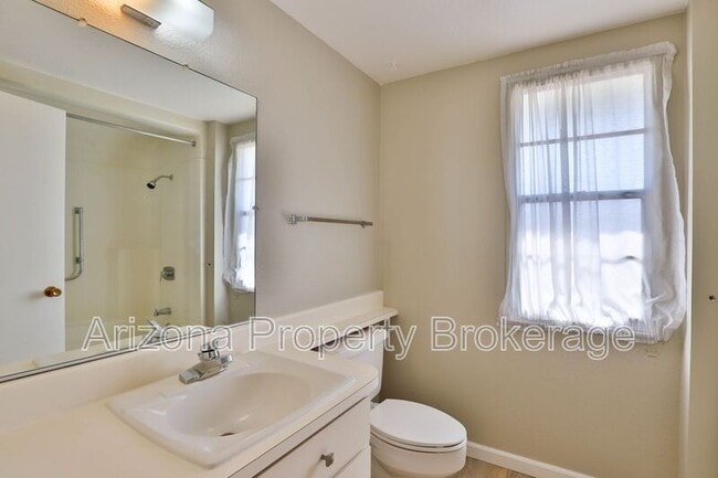 Building Photo - 11838 N Sun Valley Dr