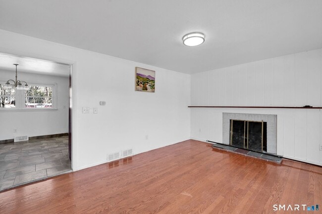 Building Photo - 178 Kelly Rd