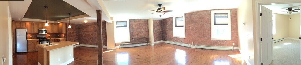 Building Photo - 23 S Main St Apt 5