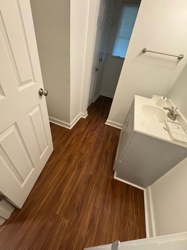 Building Photo - New renovation 3BR/2BA house