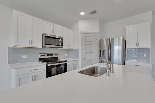 Building Photo - 120 Krause Spgs Dr