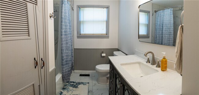 Building Photo - 1861 W Deane St