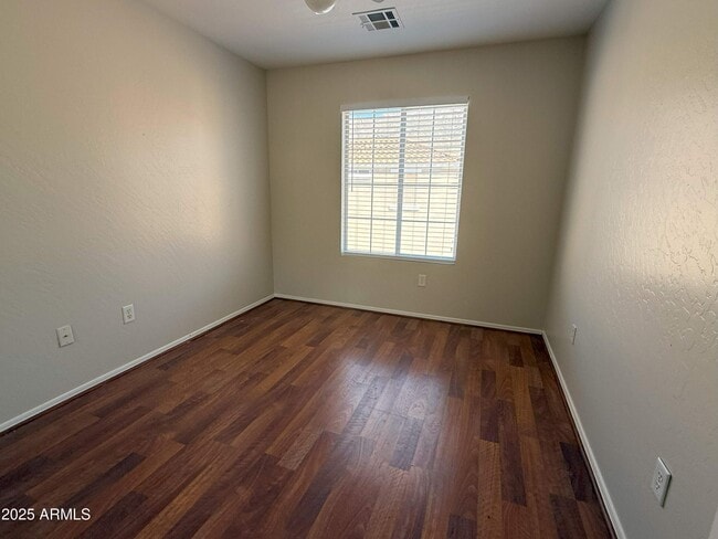 Building Photo - 137 W Mountain Sage Dr