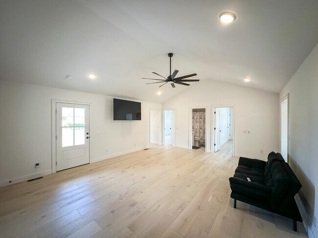 Building Photo - 46 Caden Ln