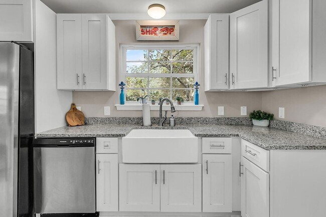 Building Photo - 339 Mt Royall Dr