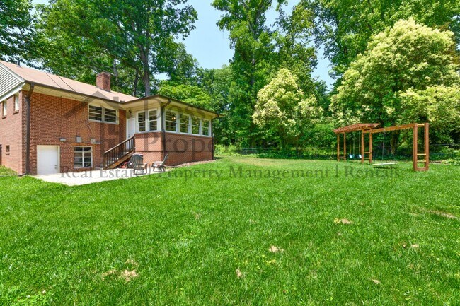 Building Photo - 4202 Henderson Rd