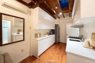 Building Photo - 6607 Fountain Ave