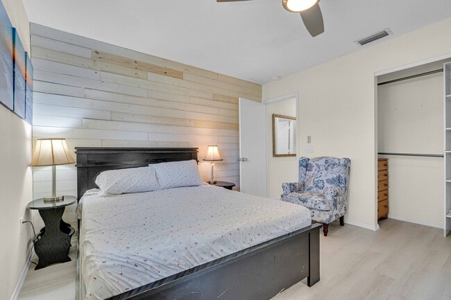 Building Photo - 1329 Pinebrook Way