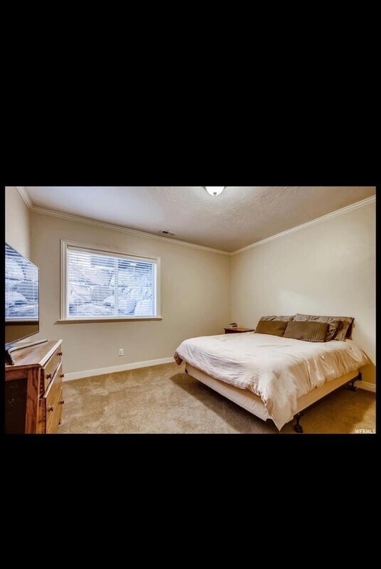 Building Photo - 8934 N Pine Hollow Dr