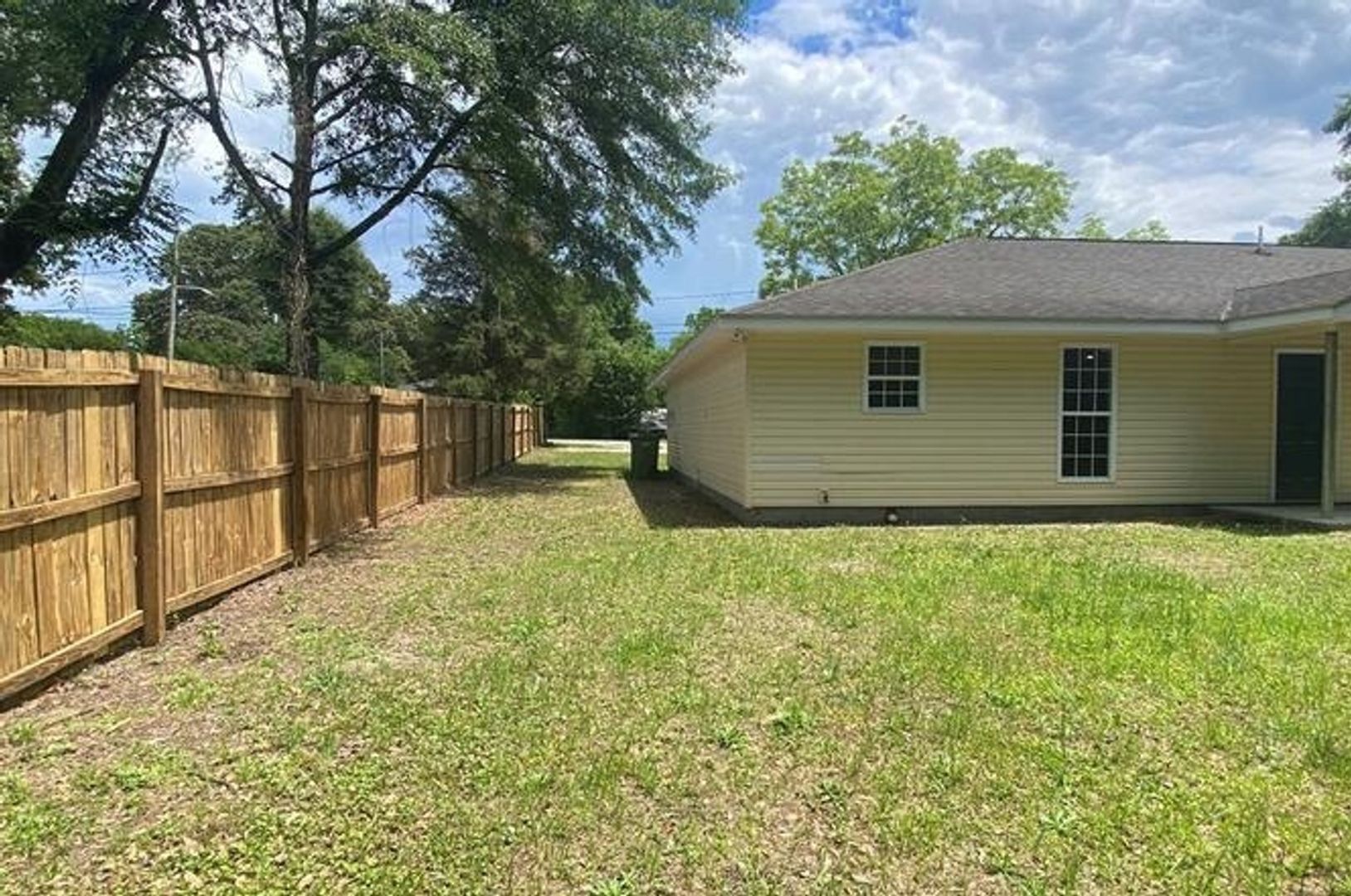 Building Photo - 1741 Elvan Ave