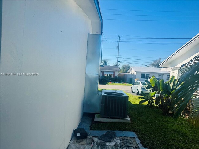 Building Photo - 1869 NW 45th Ct