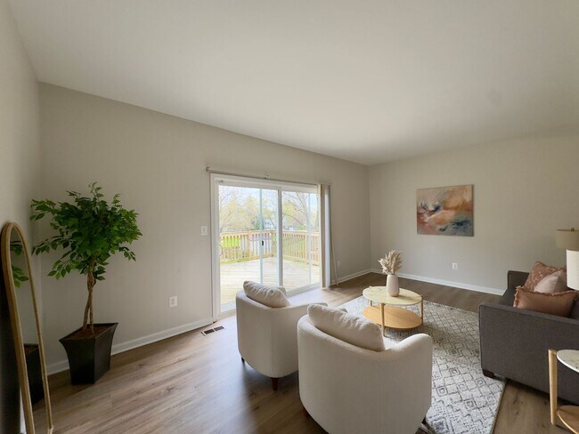 Building Photo - Charming 3 Bedroom/2 Full Bath/2 Half Bath Townhome in Parkville, MD!
