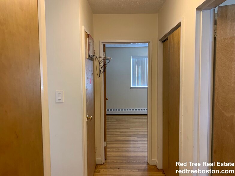 Building Photo - 63 Parkman St
