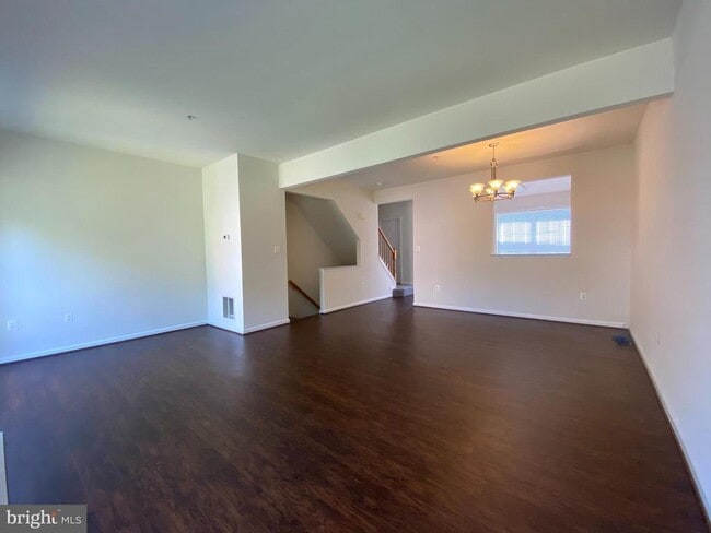 Building Photo - 8484 Pattette Pl