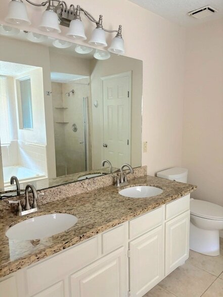 Building Photo - 14303 Oak Chase Dr