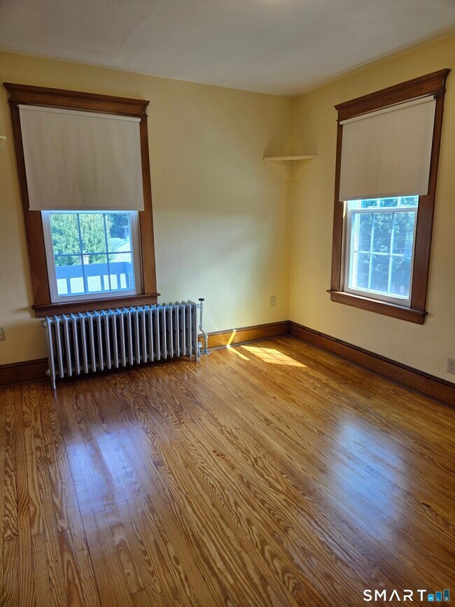 Building Photo - 158 Martone St