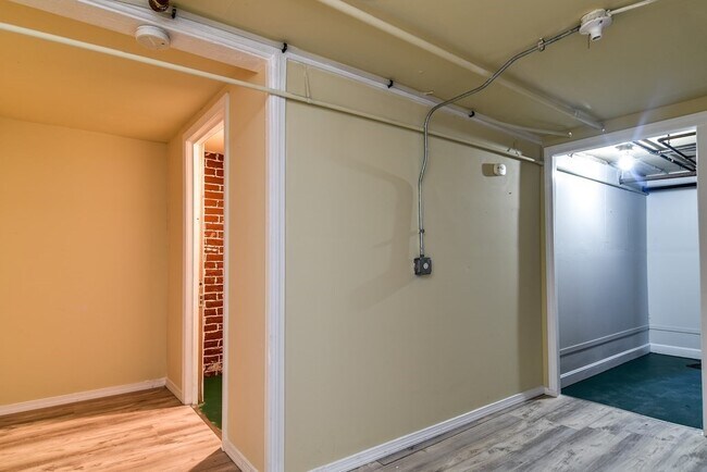 Building Photo - 57 Coburn Ave