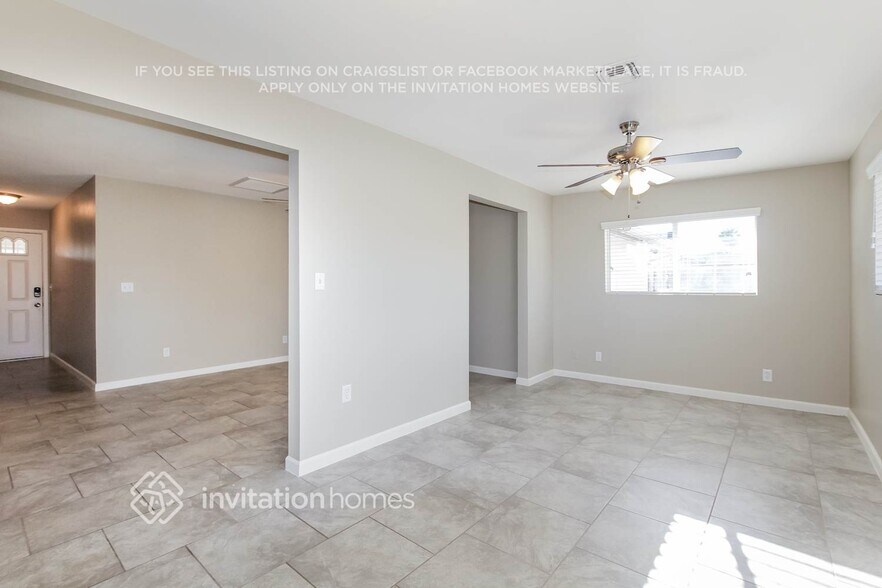 Building Photo - 2720 E Michelle Dr