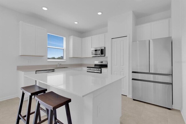 Building Photo - 2845 Pierr St
