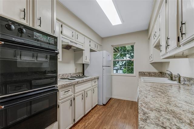 Building Photo - 2800 Shady Grove Dr