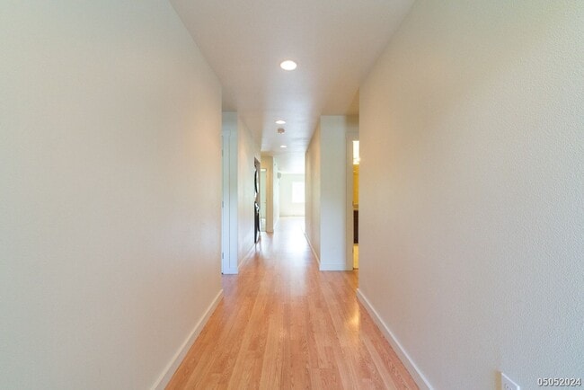 Building Photo - $3,400 | 3br/2ba Condominium in Sixty Park...