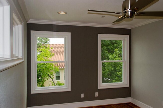 Building Photo - 5545 Navarro St