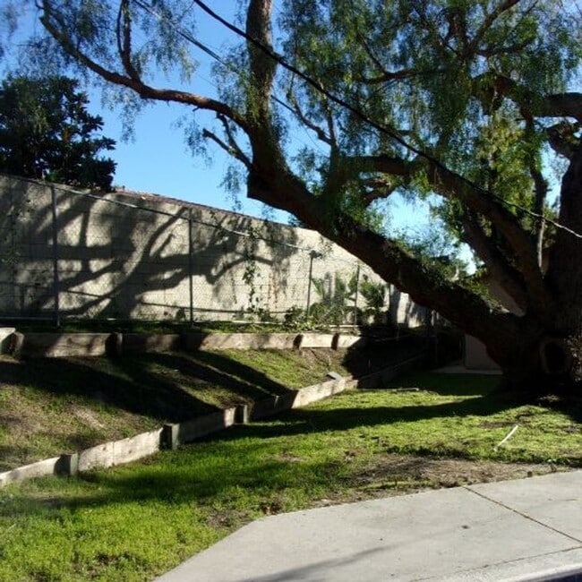 Building Photo - Spacious Private Home with Pool on Nearly Half an Acre