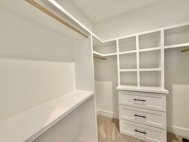 Building Photo - 620 Rocky Knob Ct