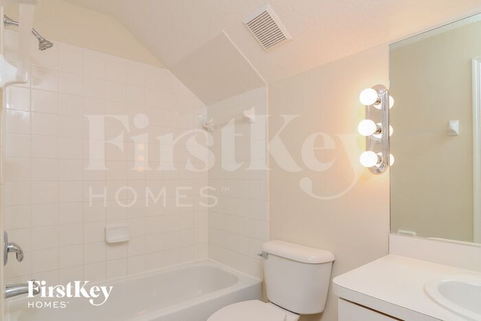 Building Photo - 6173 Skylarkcrest Dr