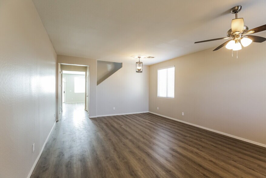 Building Photo - 6516 S 74th Ln