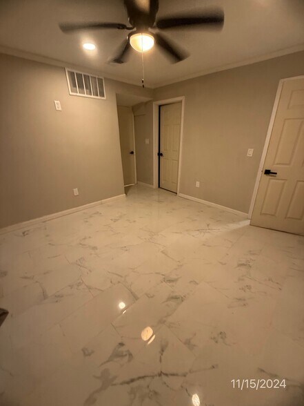 Building Photo - 7215 Holly Hill Dr