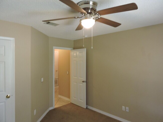 Building Photo - 328 Riverchase Blvd